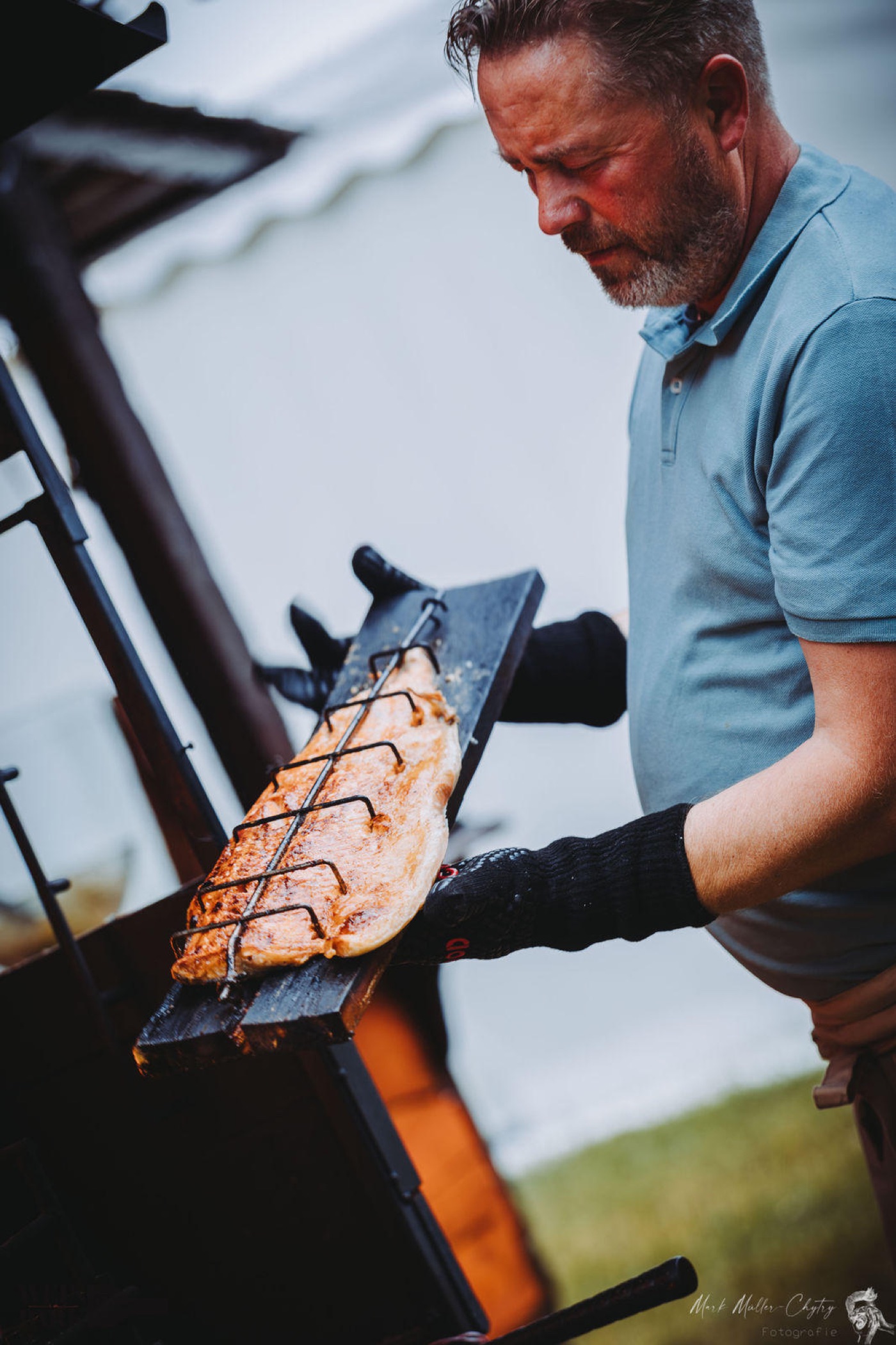 Flammlachs frisch vom Grill